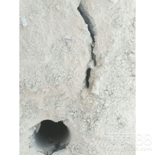 金屬礦石開采中的靜態(tài)膨脹預(yù)裂爆破劈裂機(jī)技術(shù)